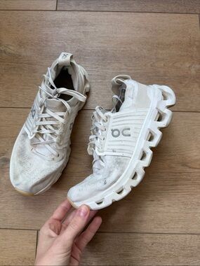 On Cloudswift 4 white / cream size 6.5
